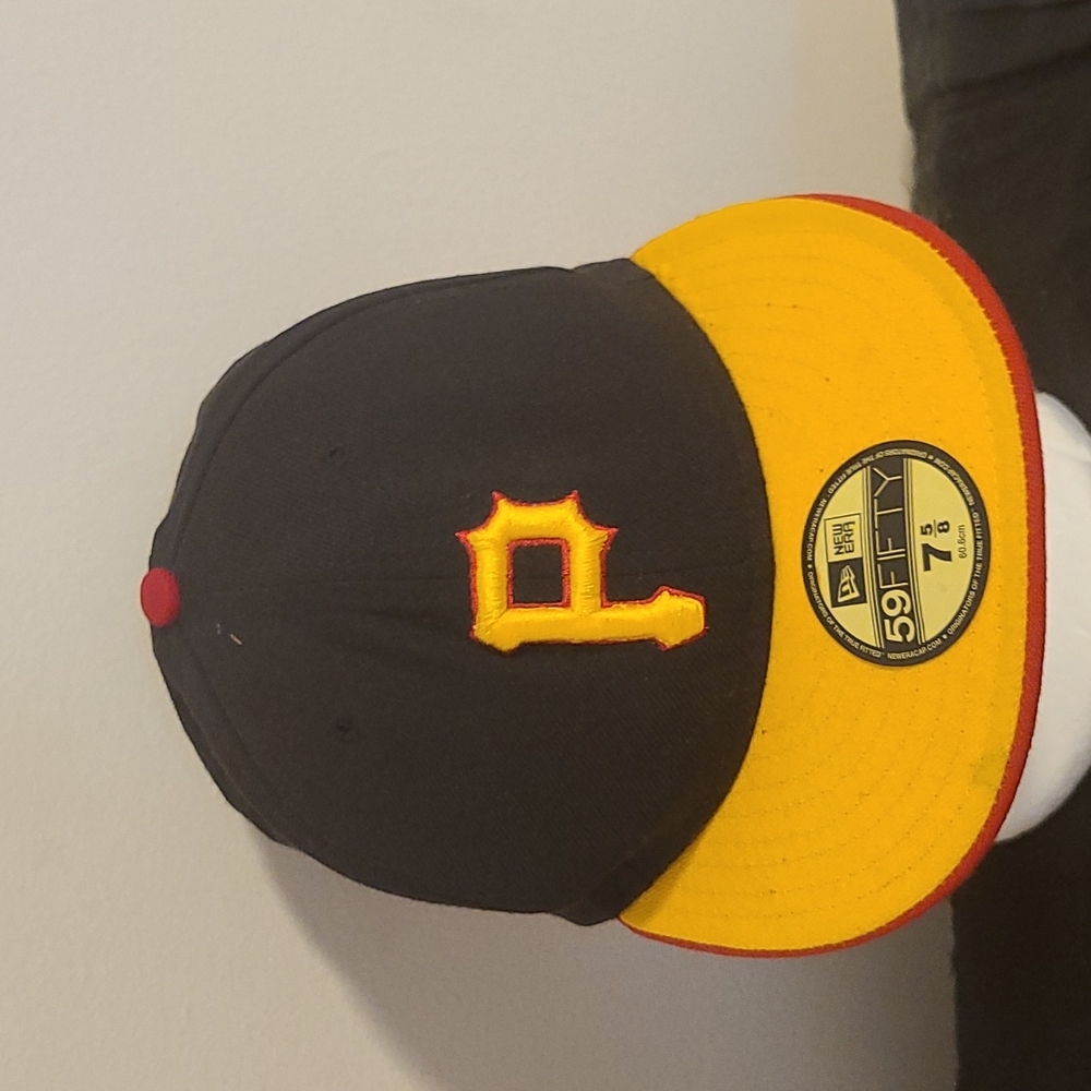 Pittsburgh Pirates Fitted Cap